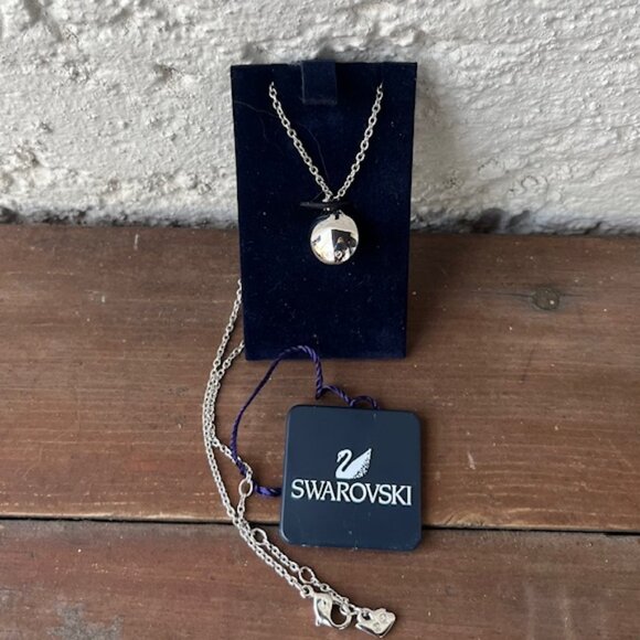 Swarovski Blue Crystal Necklace – new in box - Picture 7 of 7
